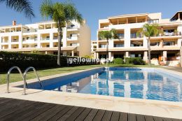 Spacious 2 bed and 2 bath apartment with communal pool...
